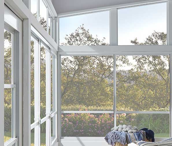 Eze//breeze comes in a versatile selection of frame and vinyl colors.